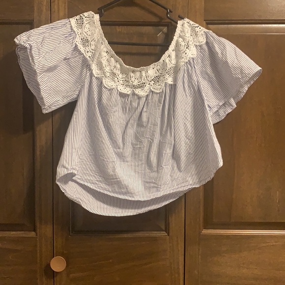 Forever 21 Smocked Puff Sleeve Top - Picture 2 of 8